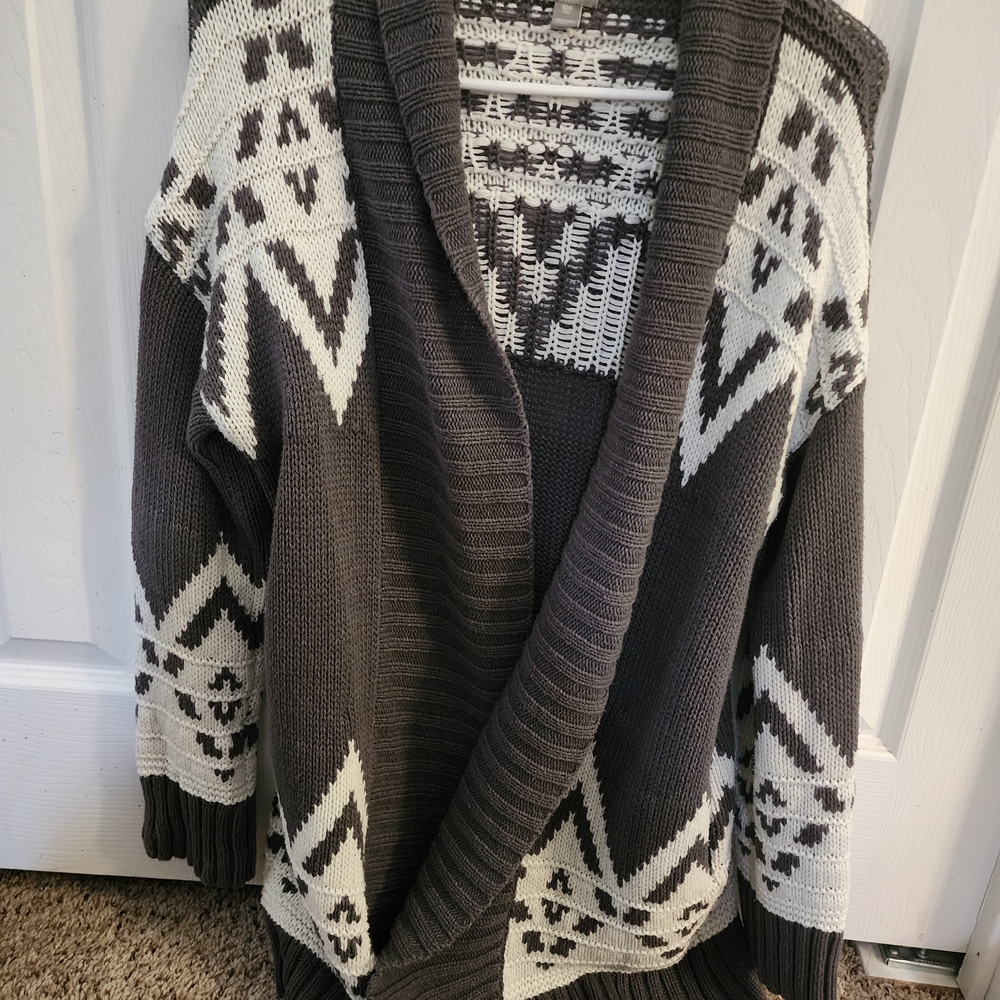 Gray and White Patterned Women's Sweater